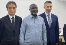 وزير المالية السوداني والمبعوث الياباني