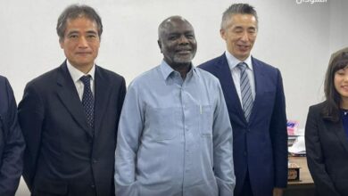 وزير المالية السوداني والمبعوث الياباني