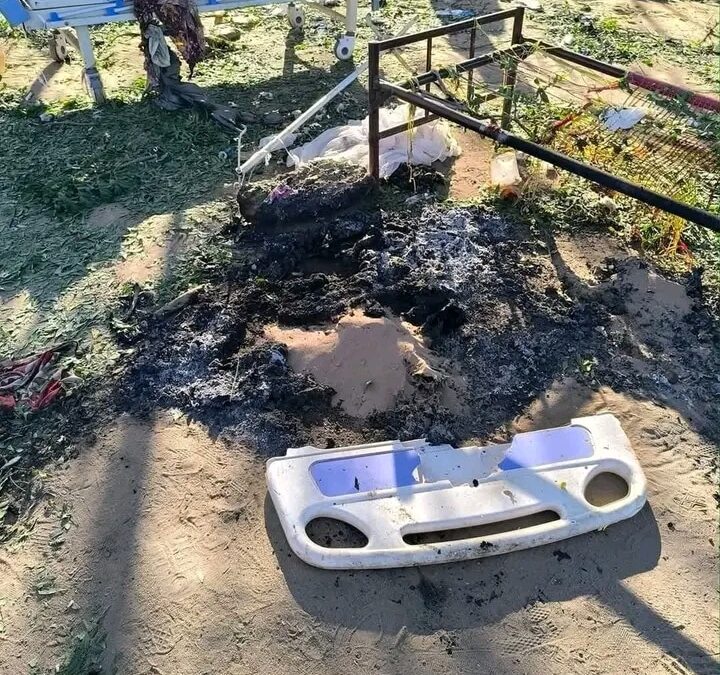 جانب من آثار القصف على المستشفى الجنوبي