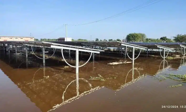 بدء تفكيك محطه مياه الجزيرة أبا بسبب الفيضان