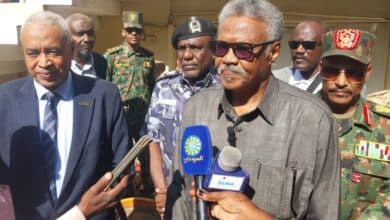 والي القضارف خلال تنوير في بنك السودان