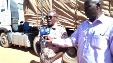 والي الخرطوم يتسلم القافلة الثانية من شركة أسمنت الشمال ومنظمة مراقي