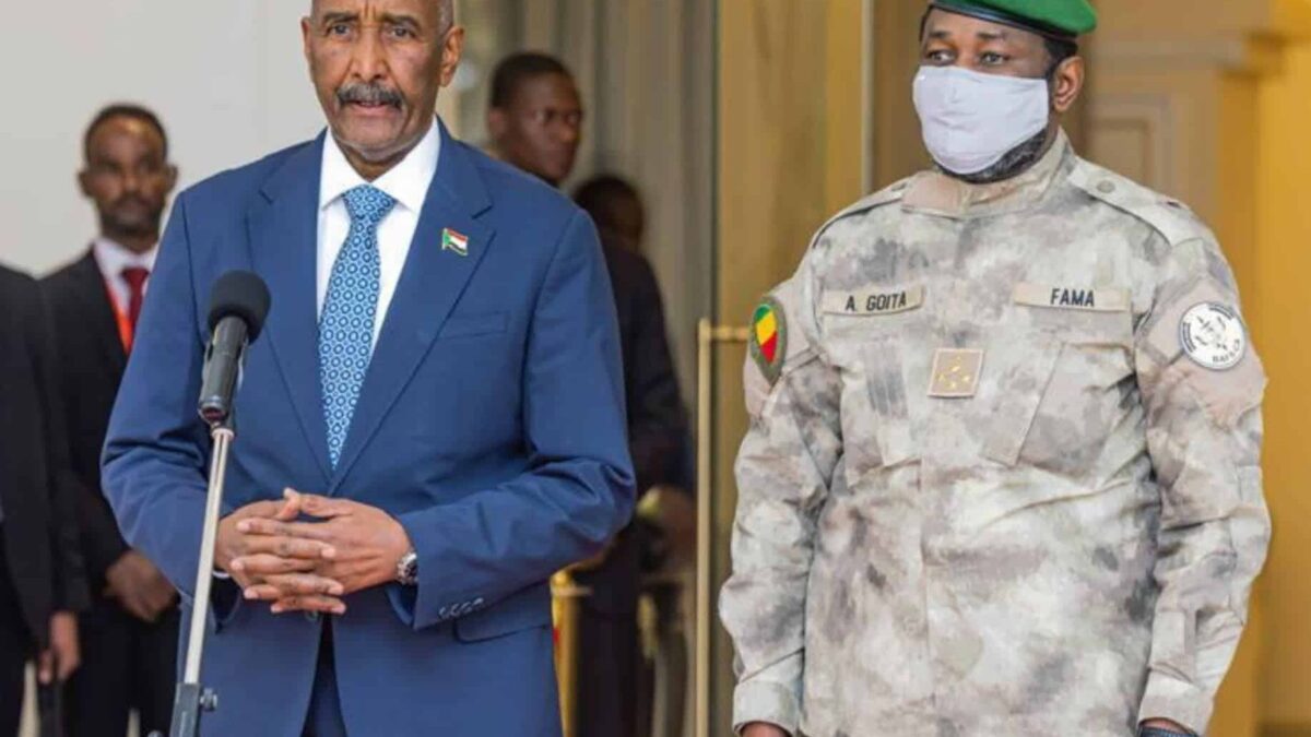 رئيس مجلس السيادة البرهان يختتم زيارته لجمهورية مالي ويشيد بالعلاقات الثنائية