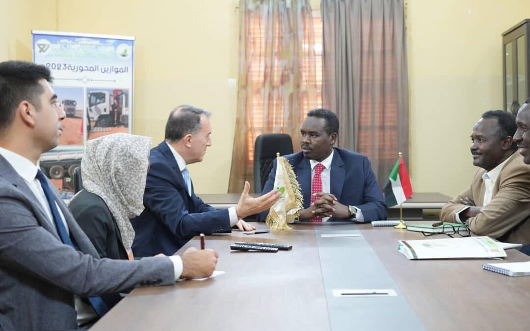 وزير التنمية العمرانية يبحث مع السفير التركي تعزيز التعاون في البنية التحتية