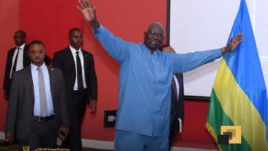 عقار يلتقي أبناء الجالية السودانية برواندا