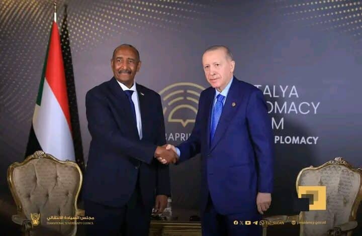 البرهان يلتقي أردوغان ويبحثان سبل تعزيز التعاون بين السودان وتركيا