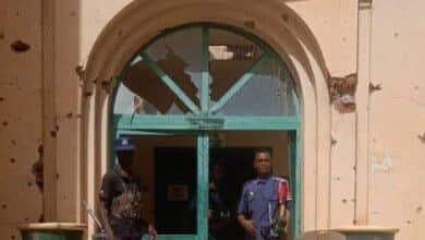 الشرطة الأمنية تتسلم مبنى دار الوثائق القومية وتتولى حمايته