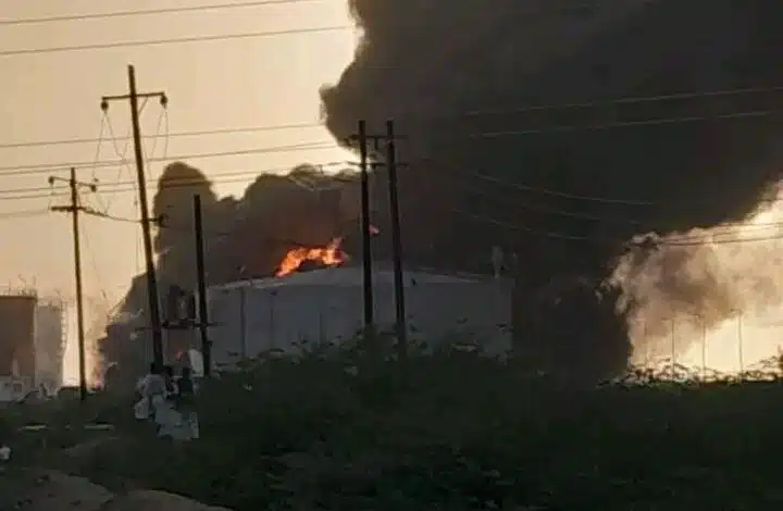 مسيرات معادية تستهدف مستودعات البترول الاستراتيجية في بورتسودان