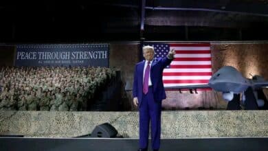 ترامب في قاعدة العديد في قطر