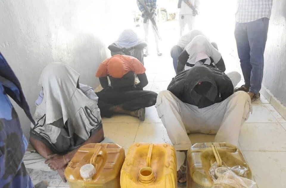 المتهمين بسرقة زيوت محولات الكهرباء