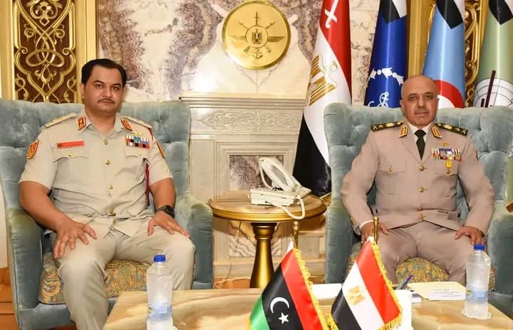 صدام حفتر ورئيس أركان الجيش المصري