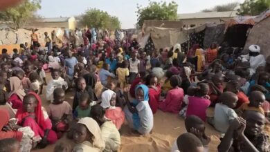 وسط مشهد أنهكته الحرب وملامح مدينة تبحث عن جرعة حياة، جاءت مبادرة شركة زين للاتصالات كنسمة إنسانية أعادت للأسر المتضررة في الفاشر بعضاً من دفء التكافل المفقود. لم تقتصر المبادرة على تقديم الدعم المادي، بل حملت معها رسالة بأن الوطن لا يزال يتنفس بقيم العطاء والمسؤولية المشتركة.