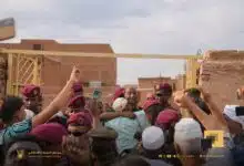 في مشهد لافت، شهدت ولاية الجزيرة الثلاثاء حضوراً جماهيرياً ضخماً خلال زيارة رئيس مجلس السيادة الانتقالي القائد العام للقوات المسلحة، الفريق أول ركن عبد الفتاح البرهان، الذي استهل جولته بمدينة الهلالية