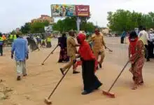 النقد مقابل العمل