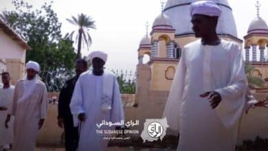 والي الخرطوم في مسجد الخليفة بامدرمان