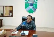 في خطوة اعتبرها مراقبون بداية فعلية لعودة العاصمة، ترأس رئيس مجلس الوزراء اجتماعاً حاسماً بوزارة الطاقة والنفط لمناقشة خطة إعادة الإمداد الكهربائي والنفطي للخرطوم،