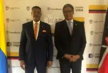 التقى السفير محمد عثمان عكاشة، القائم بالأعمال بالإنابة بنيروبي، يوم الجمعة الماضي بالسفير الكولومبي بيدرو ليون كورتيس لمناقشة مشاركة مرتزقة كولومبيين في الحرب ضد الشعب السوداني.