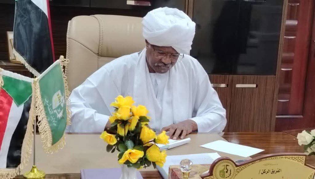 أصدر والي ولاية القضارف المكلّف، الفريق الركن محمد أحمد حسن، الثلاثاء ، قرارات ولائية شملت تغييرات على رأس هيئتي الزراعة الآلية والمياه بالولاية