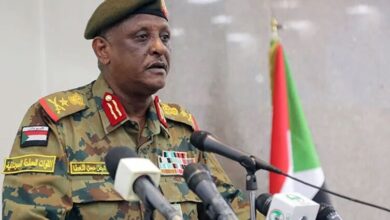 كشف مصدران سياسيان في الحكومة السودانية لـ«دارفور24» عن تدخل القاهرة في وقت سابق من هذا العام لوقف الخطاب التصعيدي لعضو مجلس السيادة ومساعد قائد الجيش السوداني، الفريق أول ياسر العطا، ضد دولة الإمارا