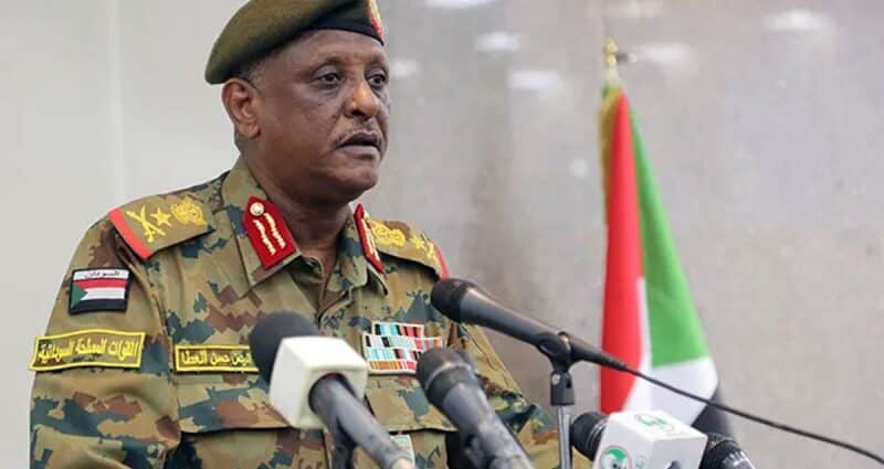 قال عضو مجلس السيادة ومساعد القائد العام للجيش، الفريق أول ياسر العطا، إن القوات المسلحة أحرزت "انتصارات عظيمة" على قوات الدعم السريع في جبهة كردفان، مؤكداً أن المعارك الأخيرة حول مدينة الأُبيّض ألحقت خسائر فادحة بالميليشيا، وأجبرت معظم مقاتليها على الفرار سيراً على الأقدام.