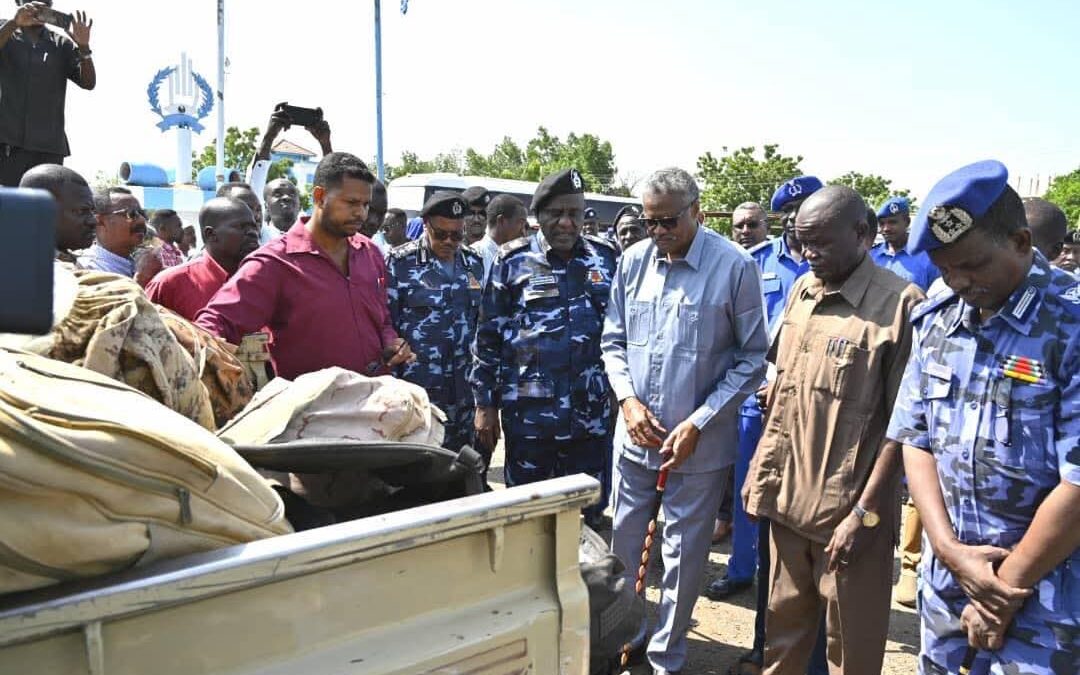 تمكنت شرطة مكافحة المخدرات بولاية القضارف من توجيه ضربة قوية لشبكات الجريمة المنظمة، بعد ضبطها كميات ضخمة من المخدرات المصنعة والحشيش، تجاوزت الطن ونصف وتُقدّر قيمتها السوقية بأكثر من 730 مليار جنيه