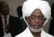 في الوقت الذي يرسل فيه  رئيس مجلس السيادة  السواني وقائد الجيش  الفريق أول  البرهان إشارات انفتاح إلى واشنطن، تكشف أفريكا إنتلجنس عن مشهد مغاير تمامًا خلف الكواليس: تعاون متسارع بين الأجهزة الأمنية السودانية ولواء البراء بن مالك بقيادة المصباح أبو زيد طلحة في جبهات شمال كردفان.