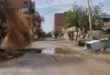أكد المجلس الاستشاري للطب العدلي بوزارة الصحة الاتحادية، في تقرير رسمي، عدم وجود أي مؤشرات علمية أو طبية تثبت تعرض ولاية الخرطوم لتلوث كيميائي أو إشعاعي، مشددًا على أن العاصمة صالحة للسكن وأن الأوضاع الصحية الراهنة لا تحمل أي دلائل على استخدام أسلحة محرمة أو مواد سامة.