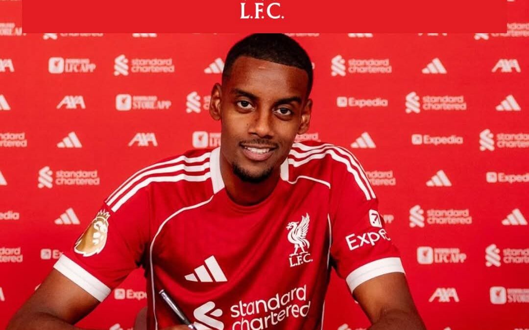 نجح ليفربول  الأثنين في خطف المهاجم السويدي ألكسندر إيزاك من نيوكاسل يونايتد في صفقة مدوية وصلت قيمتها إلى 145 مليون يورو أي ما يعادل 170 مليون دولار، لتصبح الأضخم في تاريخ الدوري الإنجليزي الممتاز