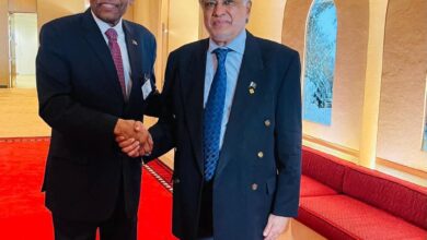 التقى رئيس الوزراء السوداني الدكتور كامل الطيب إدريس الأحد بنائب رئيس الوزراء ووزير خارجية باكستان إسحاق دار، وذلك على هامش انعقاد الدورة الثمانين للجمعية العامة للأمم المتحدة.