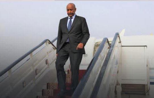 وصل رئيس مجلس السيادة الانتقالي والقائد العام للقوات المسلحة، الفريق أول ركن عبدالفتاح البرهان، اليوم الاثنين إلى العاصمة القطرية الدوحة، للمشاركة في القمة العربية الإسلامية الطارئة، التي تنعقد بمشاركة قادة الدول الأعضاء في جامعة الدول العربية ومنظمة التعاون الإسلامي.