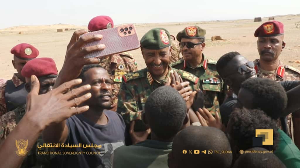 قام رئيس مجلس السيادة القائد العام للقوات المسلحة، الفريق أول ركن عبد الفتاح البرهان، الأربعاء بزيارة إلى محلية هيا بولاية البحر الأحمر، وقف خلالها على مجمل الأوضاع بالمحلية واحتياجات المواطنين.