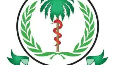 أصدر مركز عمليات طوارئ الصحة بياناً مثيراً للجدل حول كارثة تورسين بولاية جنوب دارفور، كشف فيه عن وفاة شخصين وخسائر جسيمة في الثروة الحيوانية إلى جانب تدمير نحو 500 شجرة برتقال، مؤكداً أن الحصر الكامل للخسائر لا يزال جارياً