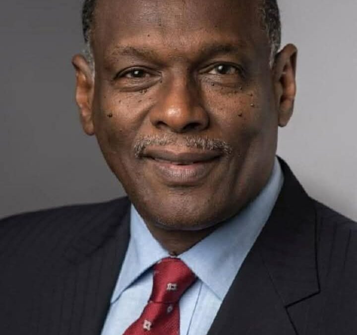 أعلن وزير الدولة بوزارة الخارجية، السفير عمر صديق، استقالته المفاجئة من منصبه، منهياً مسيرة دبلوماسية استمرت أكثر من خمسة وأربعين عاماً، قضاها في الدفاع عن مصالح السودان العليا على المستويين المحلي والدولي.