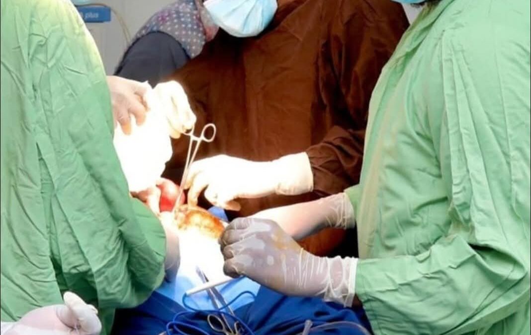 عاد مساء السبت إلى الدوحة الفريق الطبي الجراحي لرابطة الأطباء السودانيين بقطر، عقب ختام مخيم جراحة الكلى والمسالك البولية بمركز مدني لأمراض وجراحة الكلى، والذي شكّل إنجازاً نوعياً في تقديم الخدمات الصحية المتقدمة للمرضى من مختلف ولايات السودان