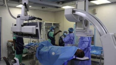 بعد توقف دام أكثر من عامين، استأنف مستشفى أم درمان الثلاثاء خدمات القسطرة التشخيصية والعلاجية للقلب، في خطوة مهمة لتخفيف معاناة المرضى.