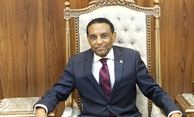 يعتزم رئيس الوزراء السوداني الدكتور كامل إدريس زيارة المملكة العربية السعودية الأسبوع المقبل، على رأس وفد رفيع، لعقد لقاء مع ولي العهد ورئيس الوزراء السعودي الأمير محمد بن سلمان، في خطوة وُصفت بالمهمة لتعزيز التعاون الاستراتيجي بين الخرطوم والرياض.