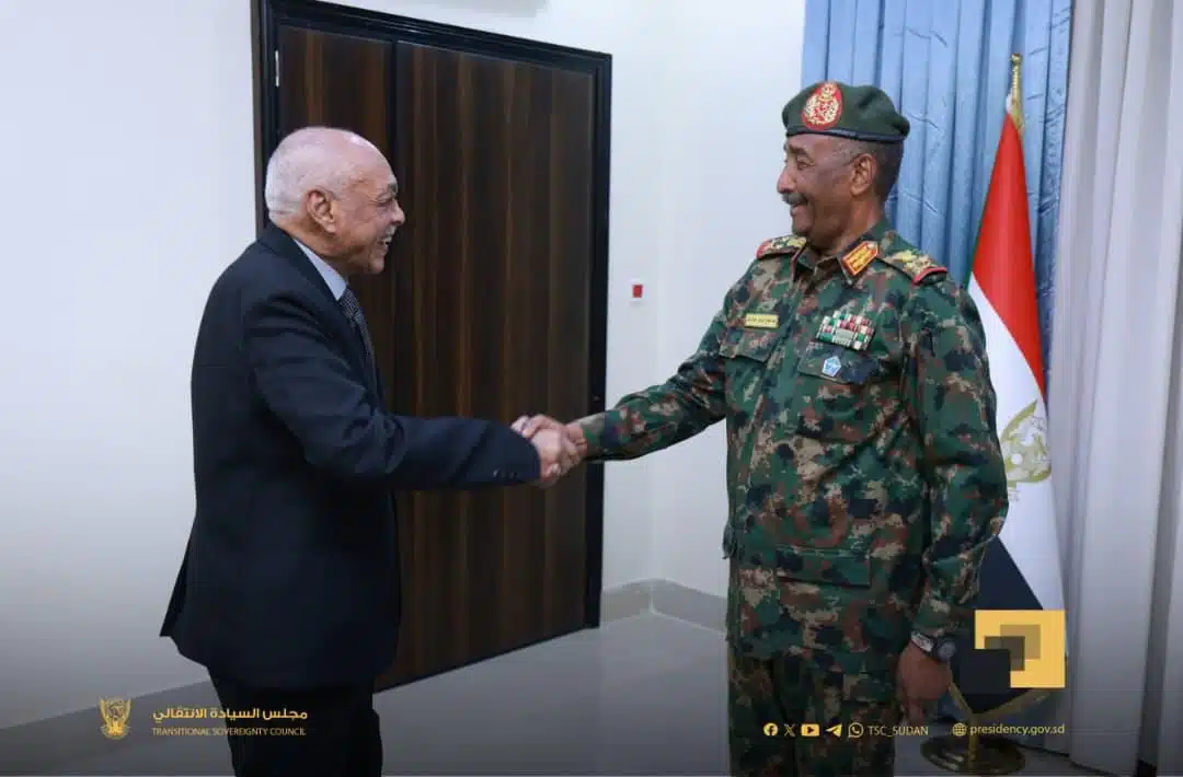 أدى د. وهبي محمد مختار الثلاثاء القسم رئيسًا للمحكمة الدستورية أمام رئيس مجلس السيادة الانتقالي القائد العام للقوات المسلحة الفريق أول ركن عبد الفتاح البرهان، وذلك بحضور ممثل رئيس القضاء، والأمين العام لمجلس السيادة الفريق ركن د. محمد الغالي علي يوسف.