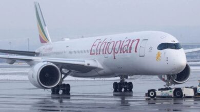 أعلنت مجموعة "مصطفى أبوسليمان" للسفر والسياحة والصيد  السبت عن تراجع الخطوط الجوية الإثيوبية عن قرارها السابق بتعليق رحلاتها إلى السودان.