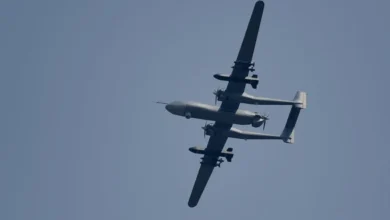 أسقطت الدفاعات الجوية للجيش السوداني، اليوم الإثنين، طائرة مسيّرة تابعة لقوات الدعم السريع في منطقة الإندرابة بولاية شمال كردفان، في تصدي فعّال لمحاولات الهجوم على مواقع مدنية وعسكرية